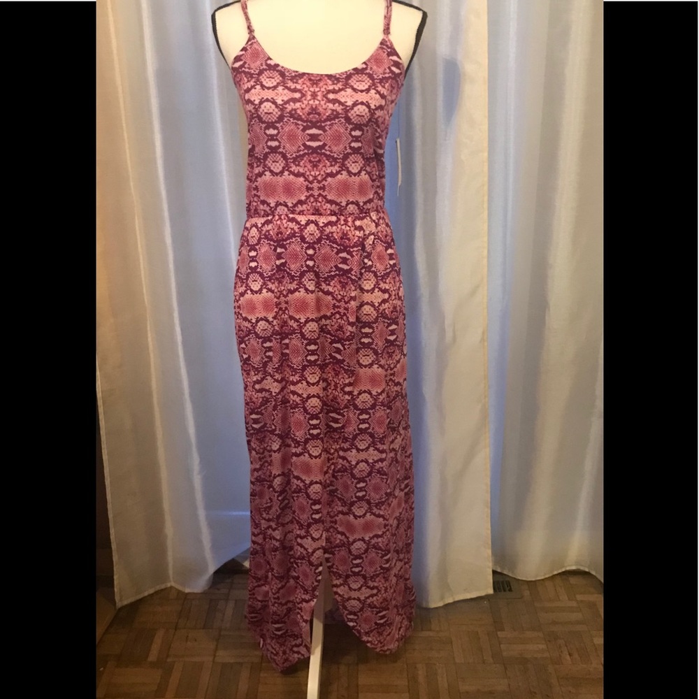 {True Freedom}NWT•Maxi Dress